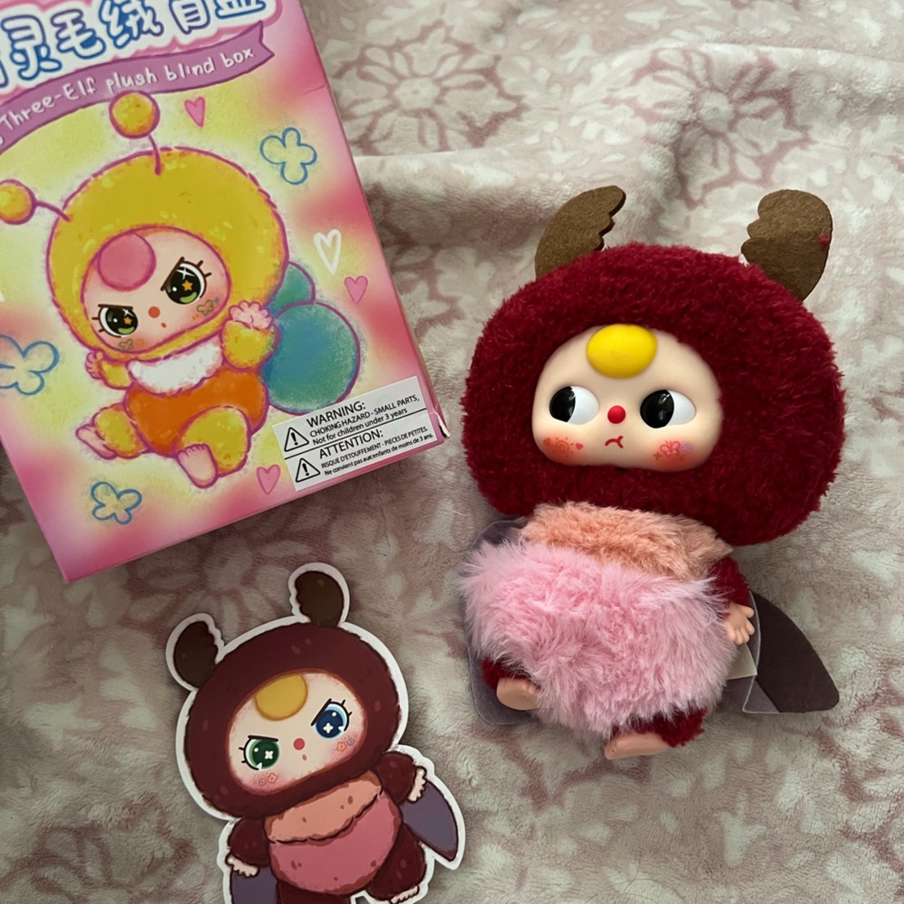 BB3 BABY THREE BLIND BOX BUG Plush Character Doll in Burgundy Red and Pink Fur